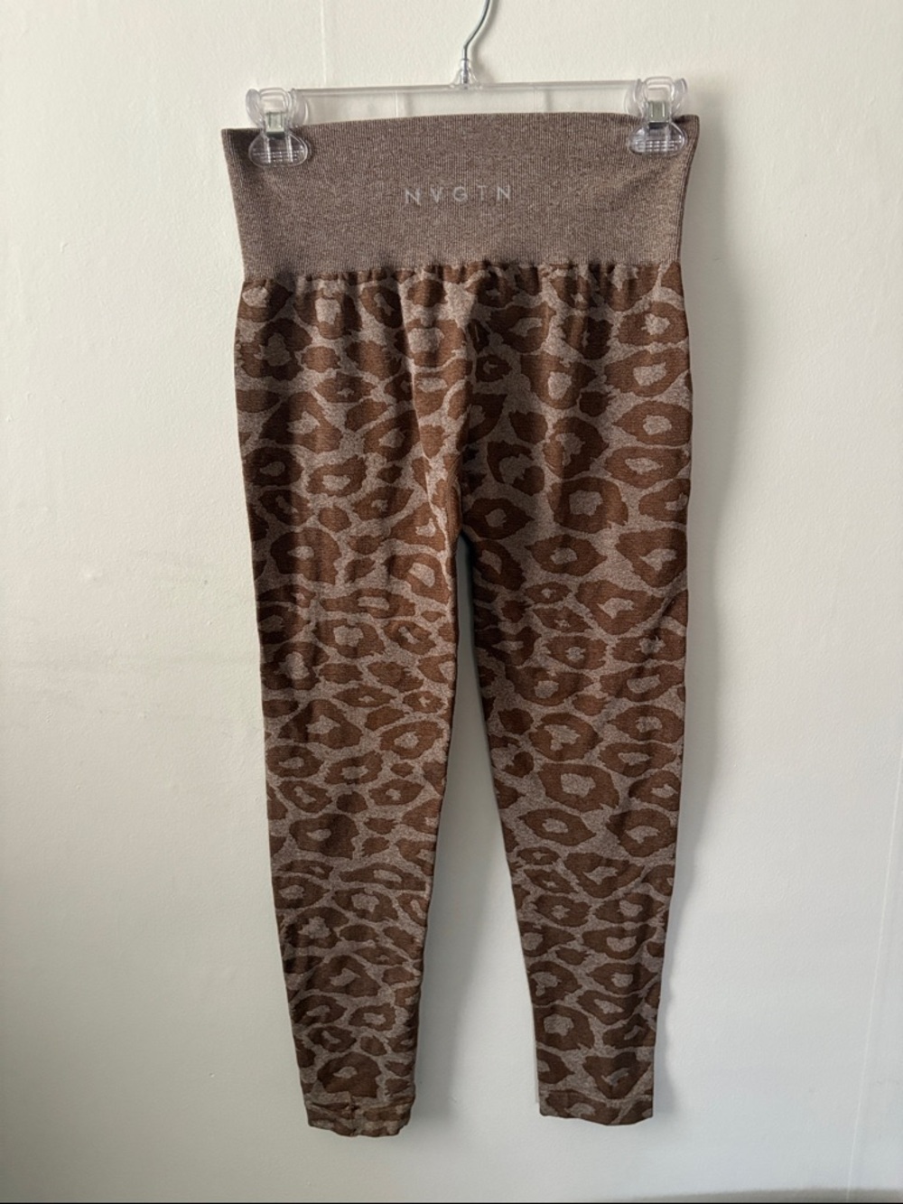 NVGTN Leopard Print Seamless Leggings – Size Medium – Excellent Condition